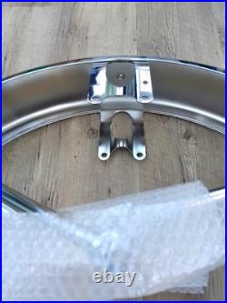 GENUINE SUZUKI GT380 550 750. NOS. NLA. Front Fender. 53100-31702