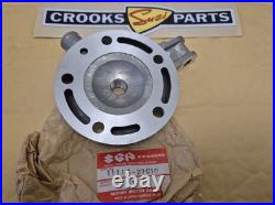 NOS 11111-27C10 RM125 L 1990 Genuine Suzuki Cylinder Head NOS 11111-27C10 RM125 L 1990 Genuine Suzuki Cylinder Head