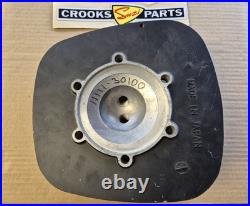 NOS 11111-30100 TM250 1972 / 1973 Genuine Suzuki Cylinder Head with some marks NOS 11111-30100 TM250 1972 / 1973 Genuine Suzuki Cylinder Head with some marks