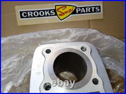 NOS 11210-05201 GS125 1982 / GN125 1982 to 1996 Genuine Suzuki Cylinder
