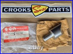 NOS 11255-28C00 1989 RM250 K Genuine Suzuki Left Hand Exhaust Valve NOS 11255-28C00 1989 RM250 K Genuine Suzuki Left Hand Exhaust Valve