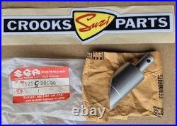 NOS 11255-28C00 1989 RM250 K Genuine Suzuki Left Hand Exhaust Valve NOS 11255-28C00 1989 RM250 K Genuine Suzuki Left Hand Exhaust Valve