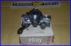 NOS 16100-48701 TS100 ERZ 1982 Genuine Suzuki Oil Pump Assy, Now Obsolete NOS 16100-48701 TS100 ERZ 1982 Genuine Suzuki Oil Pump Assy, Now Obsolete
