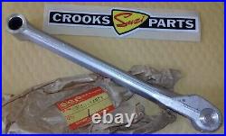 NOS 62600-14871 1983 RM250 D Suzuki Right Hand Rear Suspension Cushion Lever Rod NOS 62600-14871 1983 RM250 D Suzuki Right Hand Rear Suspension Cushion Lever Rod