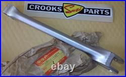 NOS 62600-14871 1983 RM250 D Suzuki Right Hand Rear Suspension Cushion Lever Rod NOS 62600-14871 1983 RM250 D Suzuki Right Hand Rear Suspension Cushion Lever Rod