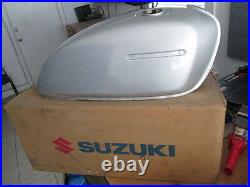NOS Suzuki OEM Gas Tank Fuel Tank 1982 GS650 GS650GT GS650GTZ 44110-34212-737