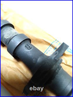 NOS Suzuki RF GSXR 600 GSX-R600 92-1993 CAMSHAFT, INTAKE 12711-18E00 12711-21E00