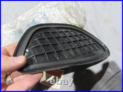 Nos Suzuki T20 Tc250 Fuel Tank Rubber Knee Pad 44251-11000