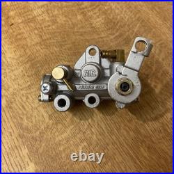 Suzuki GP 100/125 oil pump assembly 16100-39300 NOS