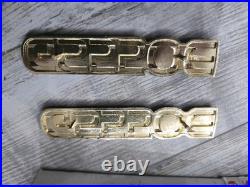 Suzuki GS550E PAIR SIDEPANEL BADGES NOS rare golds colour 68131-47300