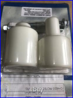 Suzuki GSXR600 K1 2001 NOS OEM Crash Bung Protector Kit, White 99950-70263