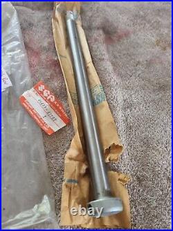 Suzuki GS 500 GS 650 Rear Axel Genuine NOS New