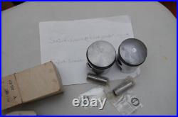 Suzuki GT250A, B, C PISTONS, RINGS, PINS, CLIPS STANDARD BORE nos Suzuki GT250A, B, C PISTONS, RINGS, PINS, CLIPS STANDARD BORE nos