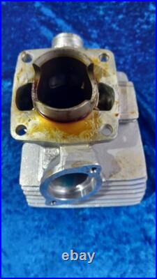 Suzuki GT380 Right Hand Cylinder 11210-33100 /1 /2 NOS Genuine Rare