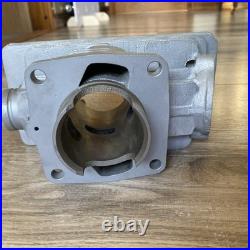 Suzuki GT550 J/K NOS Centre Cylinder