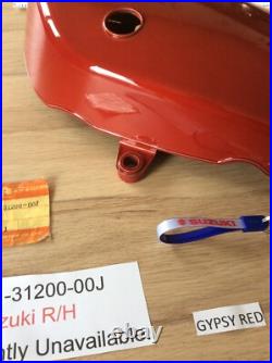 Suzuki GT750 NOS RIGHT SIDE PANEL CANDY GYPSY RED PT NO 47111-31200-00J