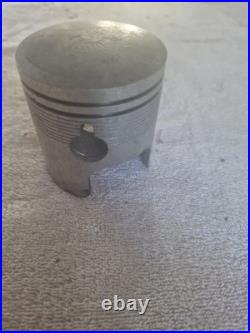 Suzuki T500 Left Piston Genuine NOS