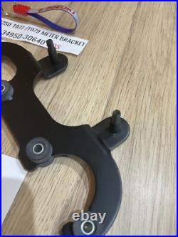 Suzuki TS250 1977 1979 NOS METER BRACKET 34950-30641 34950-30640 INC CUSHIONS