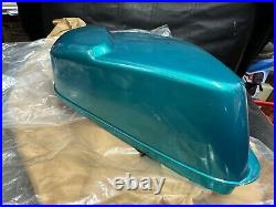 Suzuki gt380 j green side panel 47211-33000-215 NOS